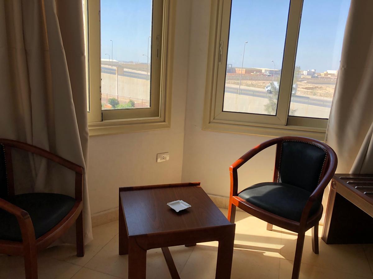 Royal Nj Hotel Μποργκ Ελ Αράμπ Εξωτερικό φωτογραφία