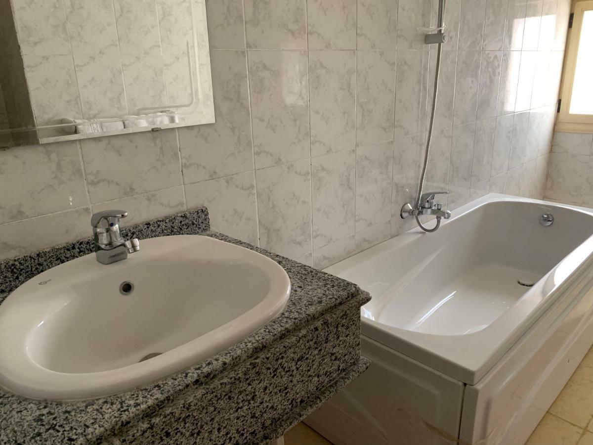 Royal Nj Hotel Μποργκ Ελ Αράμπ Εξωτερικό φωτογραφία
